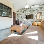 Antique - Free Private Parking Hotel 3*