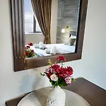 Antique - Free Private Parking Hotel 3*