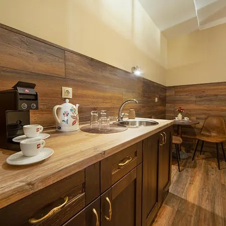 Antique - Free Private Parking Hotell 3*