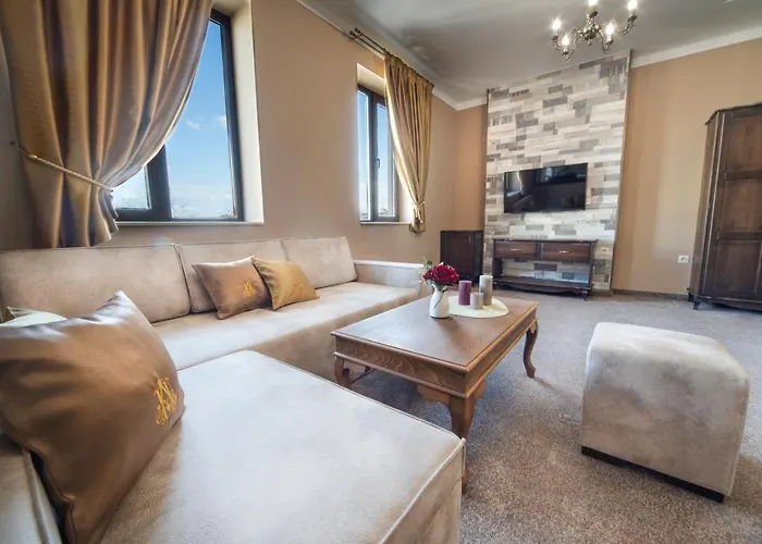 Hotel Antique - Free Private Parking