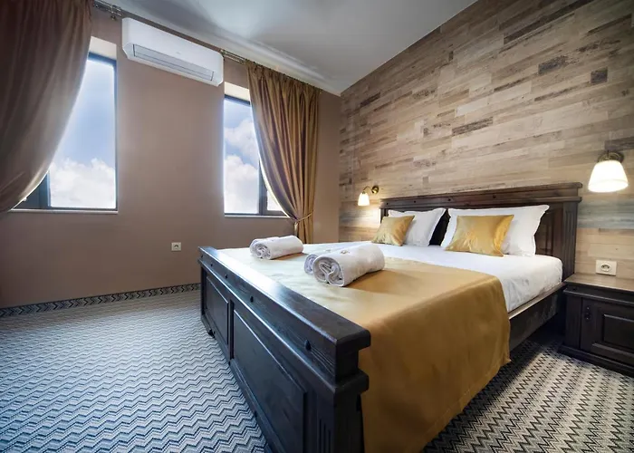 Hotel Antique - Free Private Parking