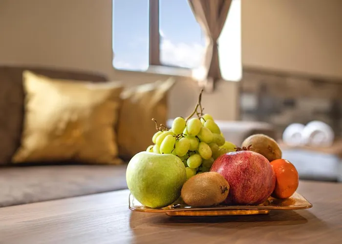 Antique - Free Private Parking