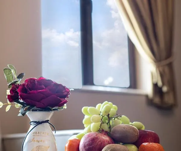 Hotel Antique - Free Private Parking 3*