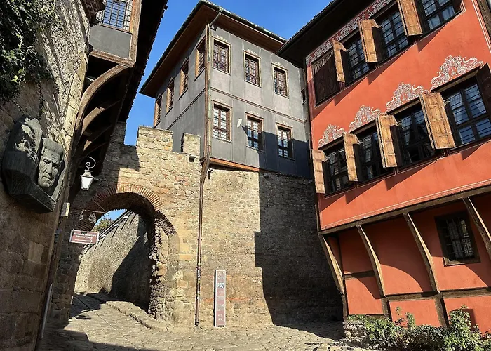 Antique - Free Private Parking Hotel