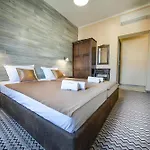 Antique - Free Private Parking Hotel
