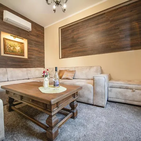 Antique - Free Private Parking 3* Filibe