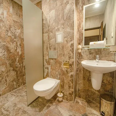 Antique - Free Private Parking Hotel